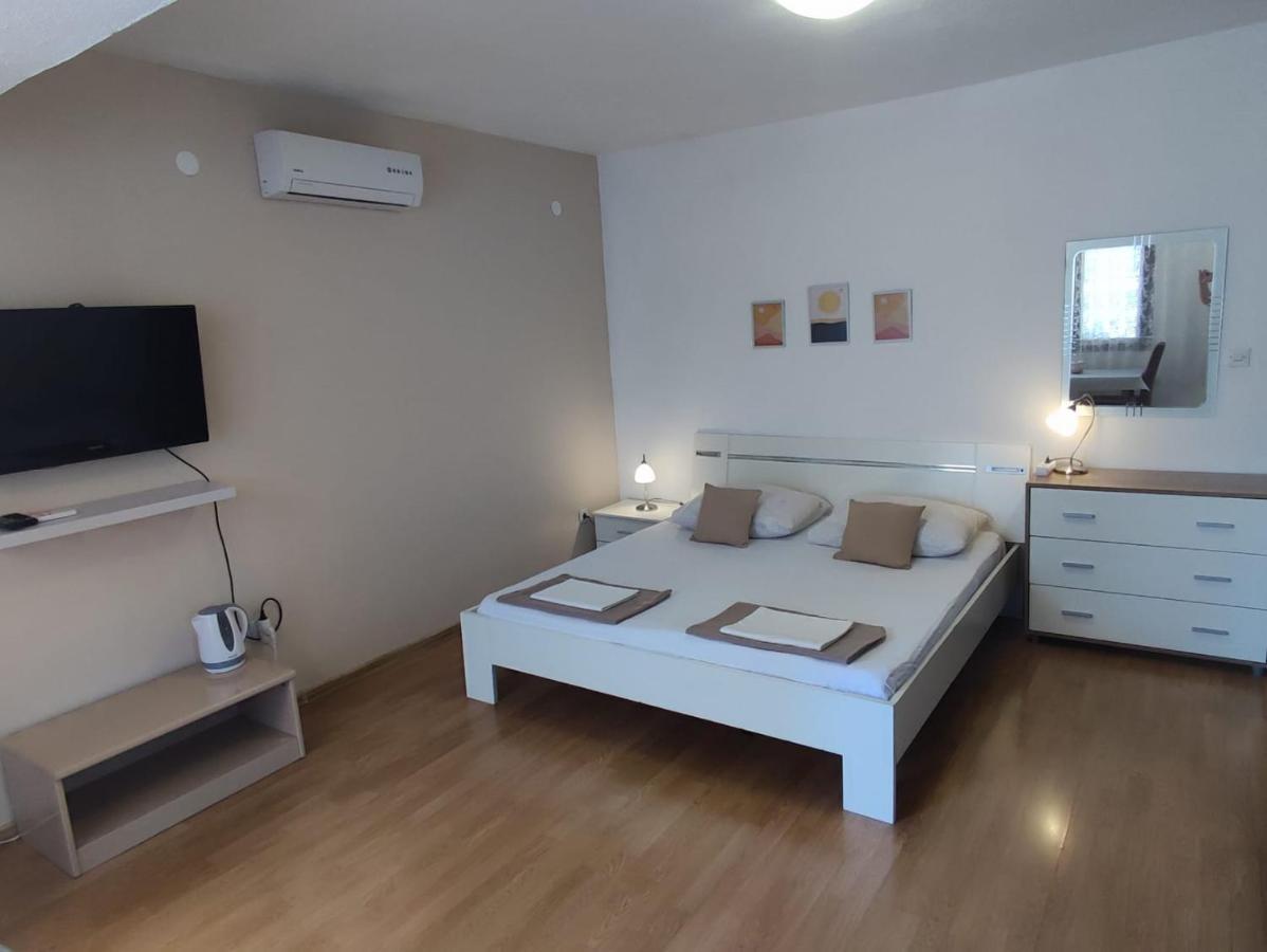 Apartmani Valentino Makarska Exterior foto