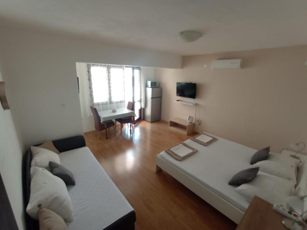 Apartmani Valentino Makarska Exterior foto